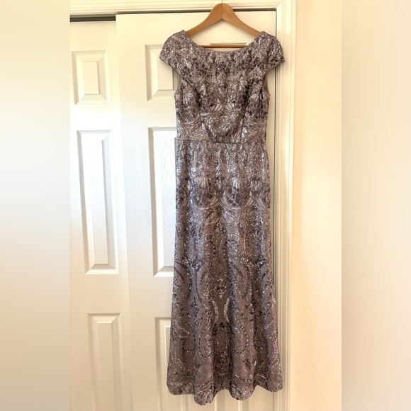 Vera Wang Sequined Boat Neck Gown Cap Sleeves Elegant Sparkle Prom Pewter 6 - Picture 4 of 12